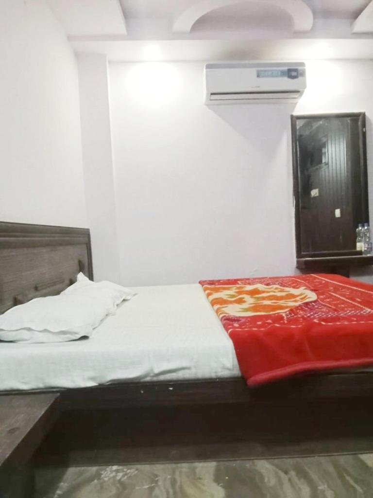 Hotel Odeon Continental Nuova Delhi Esterno foto